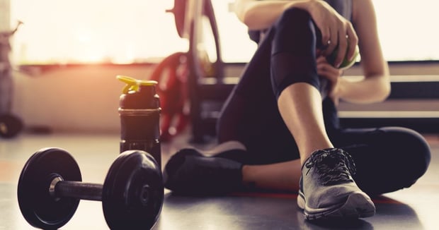 Mientras que cuando el objetivo es la definición de músculos, nos enfocaremos en quemar grasa conservando toda la masa muscular posible.